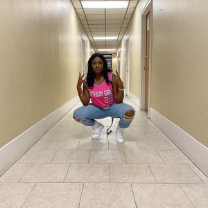 Meet your Posher, Dee